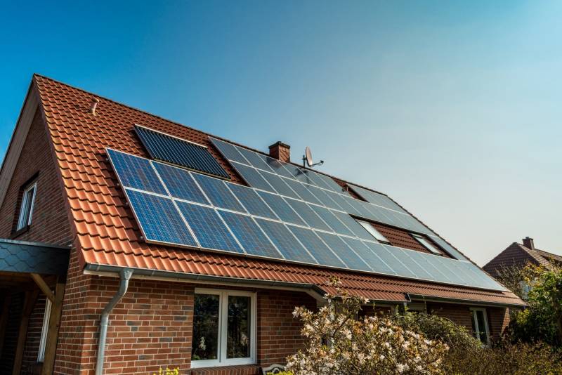 Pose de panneaux photovoltaïques pour particuliers à Mandelieu, Fréjus et Saint-Raphaël